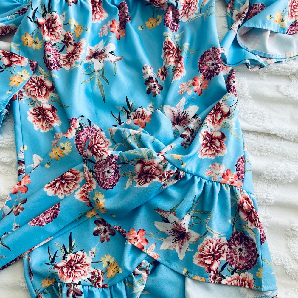 Beautiful floral belted off shoulder dress S/M NWT - Picture 5 of 7